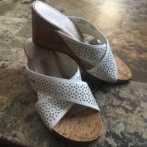 Shoes/ white wedges 8 med